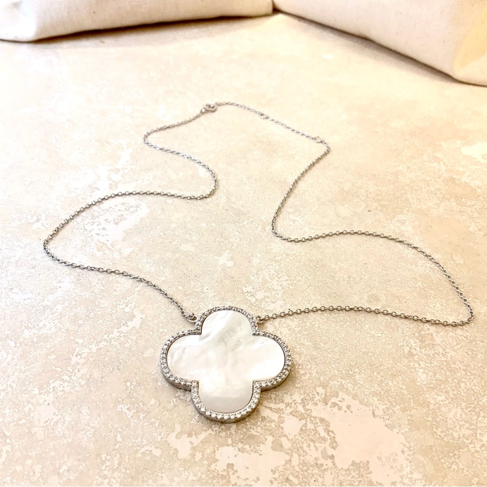 Mother of perl silver necklace
